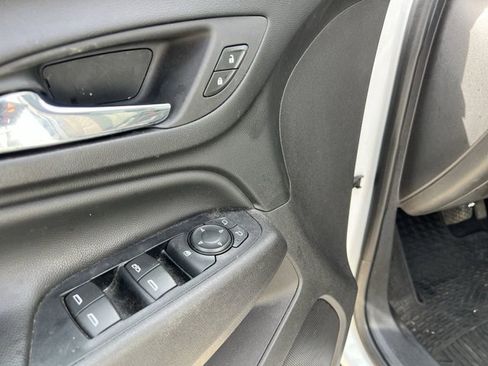 Used 2019 Chevrolet Equinox LT FWD image 24
