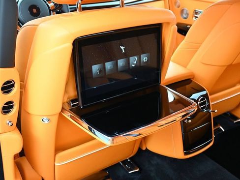 New 2027 Rolls-Royce Phantom Sedan RWD image 26
