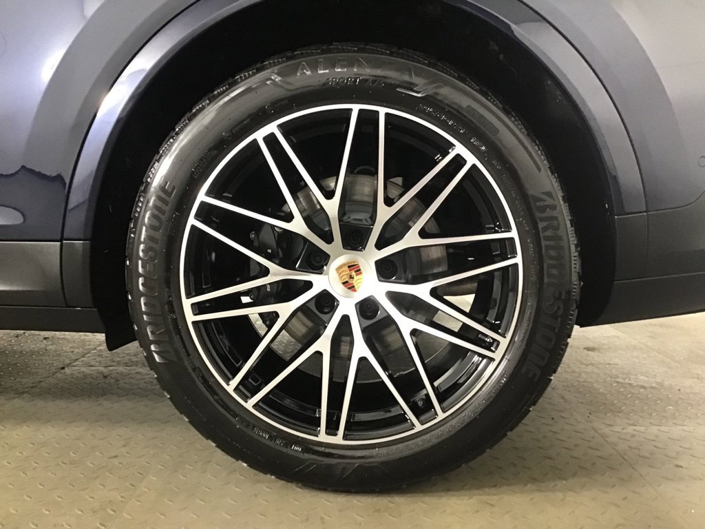 Certified 2026 Porsche Cayenne Coupe AWD/4WD image 10