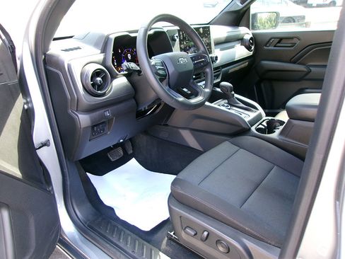 Used 2023 Chevrolet Colorado Trail Boss w/ Advanced Trailering Package image 15