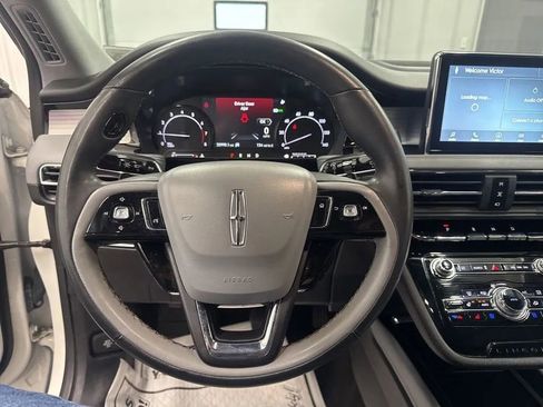 Used 2022 Lincoln Corsair AWD w/ Equipment Group 101A image 9
