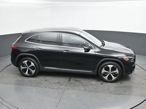 Used 2025 Mercedes-Benz GLA 250 4MATIC image 32