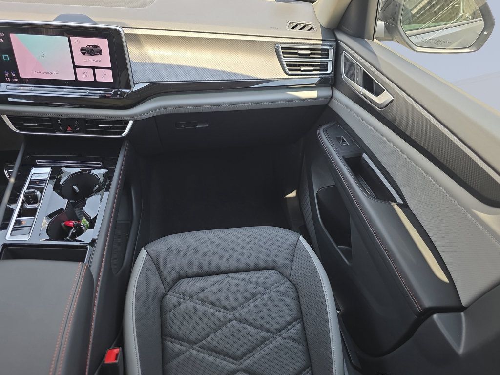 Used 2026 Volkswagen Atlas Peak Edition AWD/4WD image 16
