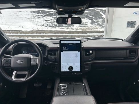 Used 2023 Ford Expedition Limited image 10