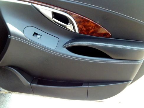 Used 2011 Buick LaCrosse CXL FWD image 18