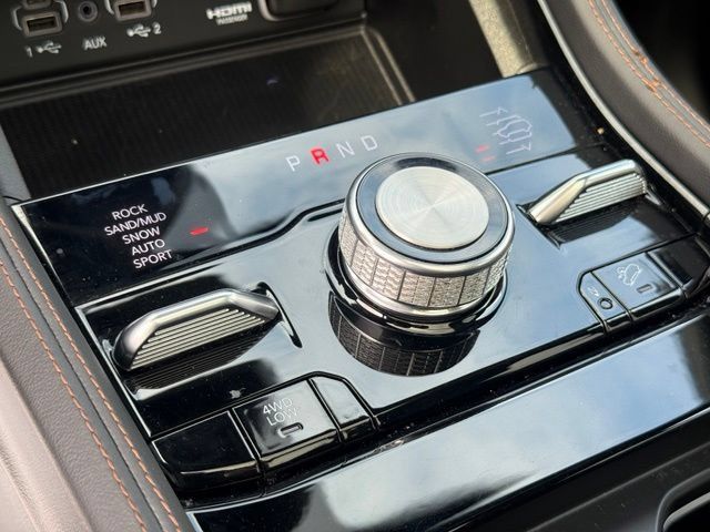 Used 2023 Jeep Grand Cherokee Summit AWD/4WD image 22
