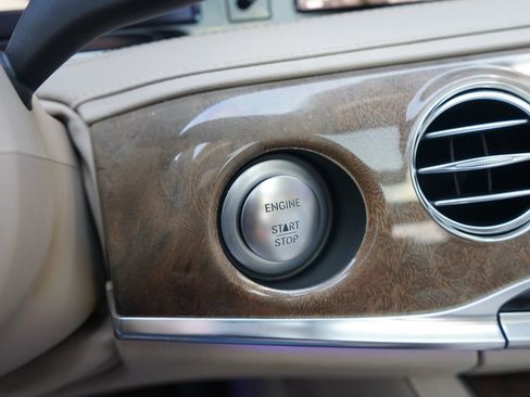 Used 2014 Mercedes-Benz S 550 Sedan image 26