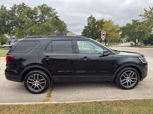 Used 2018 Ford Explorer Sport image 5