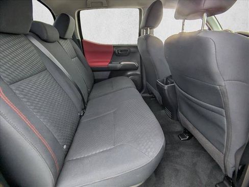 Used 2022 Toyota Tacoma SR5 AWD/4WD image 18