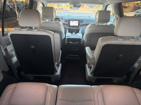 Used 2024 Jeep Wagoneer Series III image 11