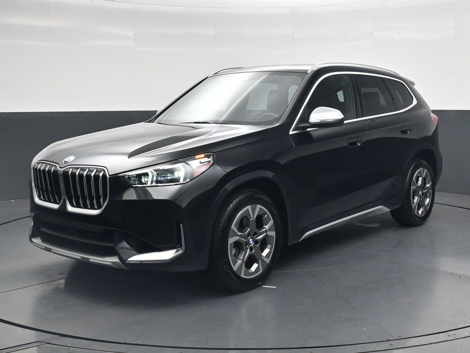 Used 2024 BMW X1 xDrive28i AWD/4WD image 8