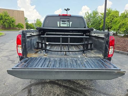 Used 2015 Nissan Frontier SV w/ SV Value Truck Package RWD image 12