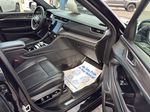 Used 2022 Jeep Grand Cherokee L Overland w/ Luxury Tech Group IV image 15