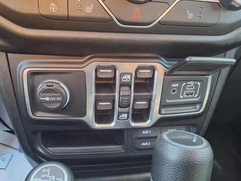 Used 2020 Jeep Gladiator Sport w/ Quick Order Package 24S image 17