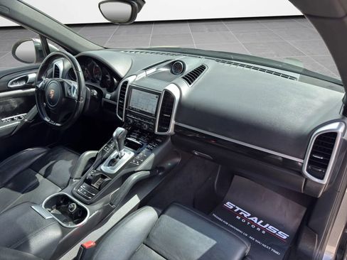 Used 2013 Porsche Cayenne Diesel AWD/4WD image 24