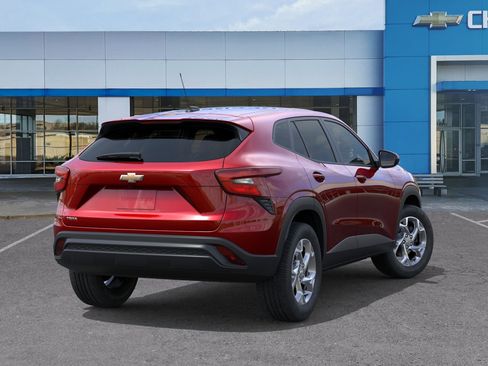New 2026 Chevrolet Trax LS w/ LS Convenience Package FWD image 4