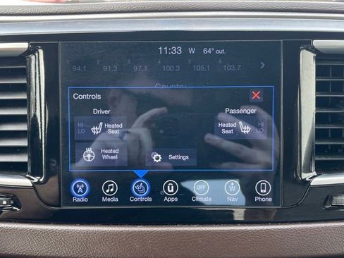 Used 2017 Chrysler Pacifica Touring-L Plus image 10