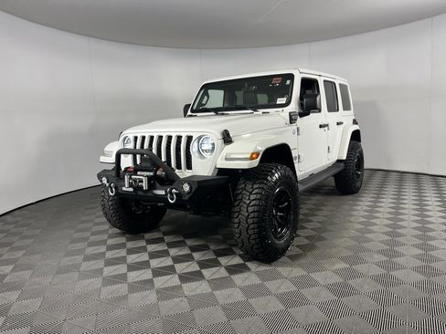 Used 2023 Jeep Wrangler Unlimited Sahara w/ Cold Weather Group image 3