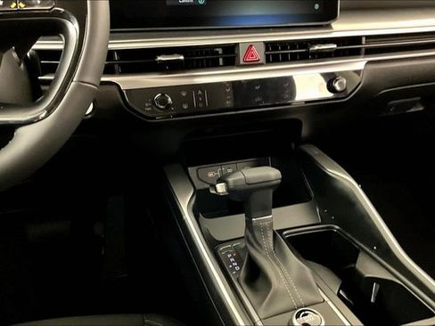 Certified 2026 Kia Sorento LX FWD image 7
