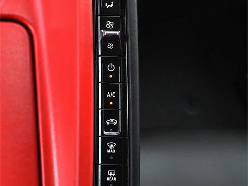 Used 2021 Chevrolet Corvette Stingray Premium Cpe w/ Z51 Performance Package RWD image 36
