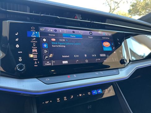 Used 2024 Jeep Wagoneer Launch Edition image 7