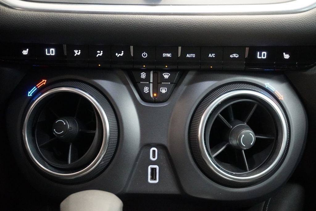 Used 2021 Chevrolet Blazer LT FWD image 21