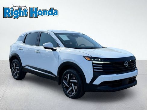 Used 2025 Nissan Kicks SV FWD image 10