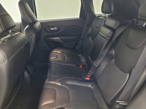 Used 2019 Jeep Cherokee Limited AWD/4WD image 18