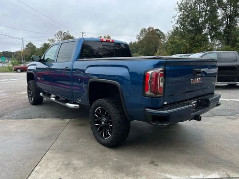 Used 2018 GMC Sierra 1500 SLT w/ All Terrain Package image 10