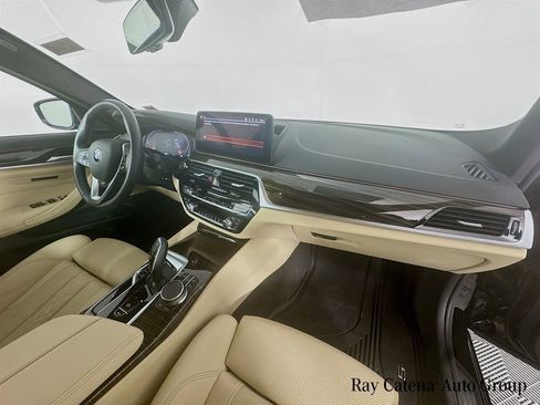 Certified 2023 BMW 530i xDrive w/ Premium Package image 31