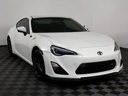 Used 2016 Scion FR-S image 5