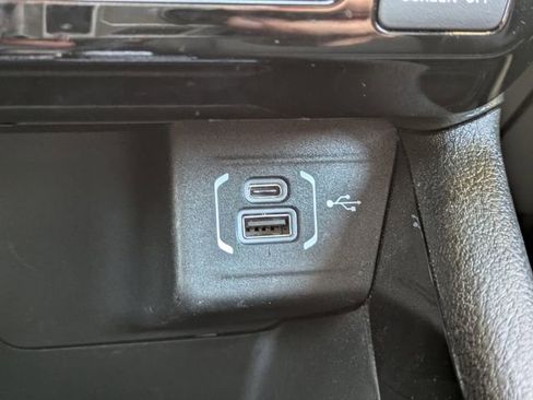 Used 2025 Jeep Compass Trailhawk image 24