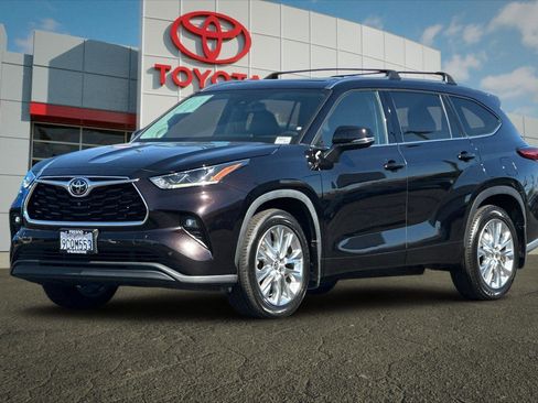 Used 2022 Toyota Highlander Limited AWD/4WD image 7