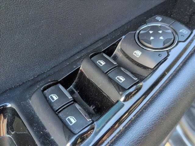 Used 2018 Ford Edge SEL FWD image 13