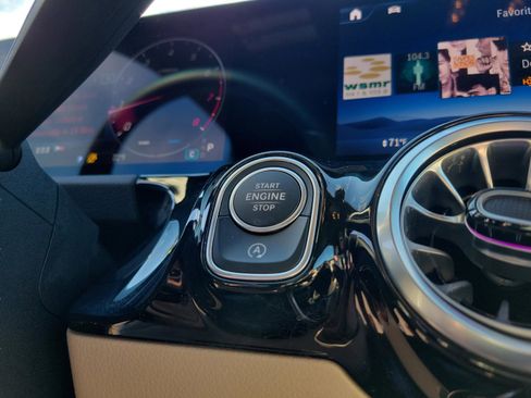 Certified 2025 Mercedes-Benz GLA 250 image 18