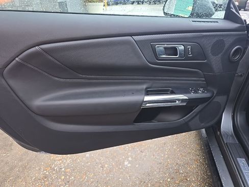 Used 2025 Ford Mustang Premium RWD image 27
