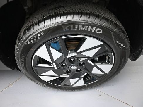 Certified 2025 Hyundai Kona SEL AWD/4WD image 15