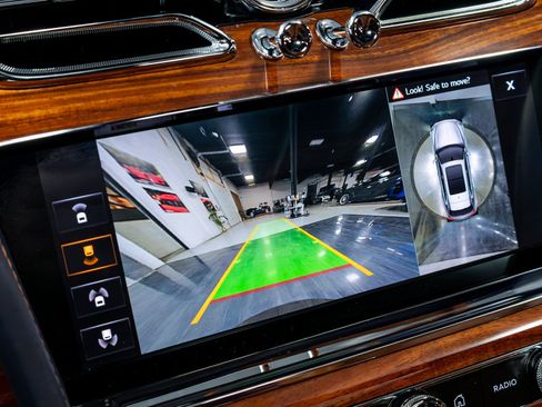 Used 2021 Bentley Bentayga w/ First Edition Specification AWD/4WD image 86