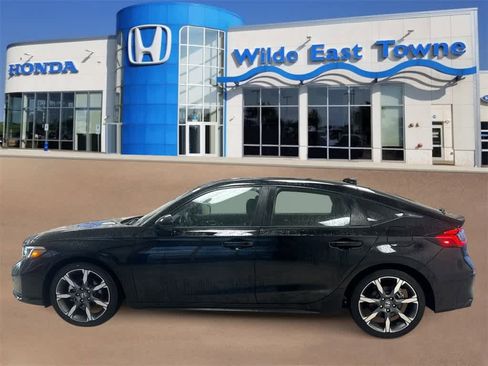 Used 2025 Honda Civic Sport Touring image 5