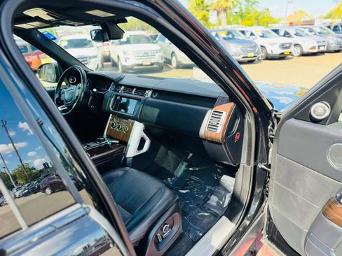 Used 2016 Land Rover Range Rover HSE image 11