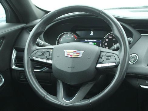 Used 2023 Cadillac XT4 Luxury w/ Cold Weather Package image 18