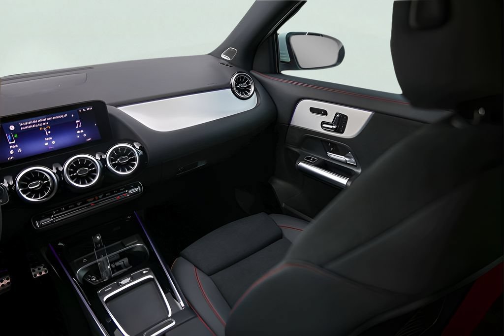 Used 2026 Mercedes-Benz GLA 35 AMG 4MATIC image 27