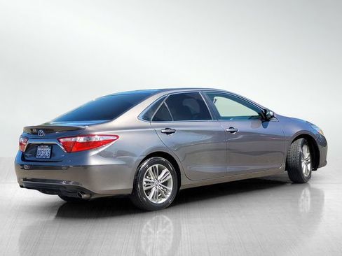 Used 2015 Toyota Camry SE FWD image 4