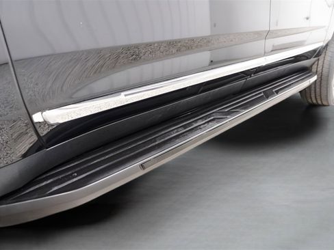 Used 2022 GMC Yukon XL SLT w/ SLT Luxury Package image 42