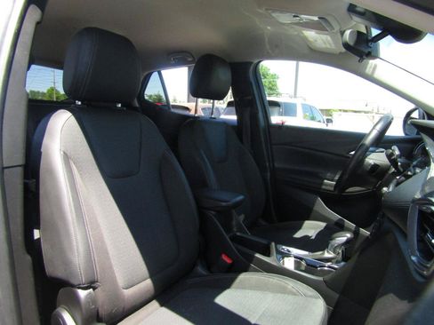 Used 2020 Buick Encore GX Select w/ Sport Touring Package FWD image 23