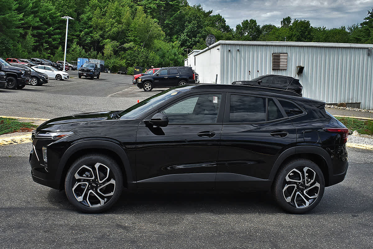 New 2026 Chevrolet Trax RS w/ Driver Confidence Package FWD image 4
