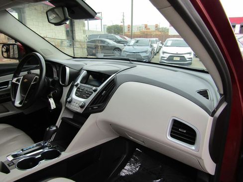 Used 2017 Chevrolet Equinox LT w/ Convenience Package image 10