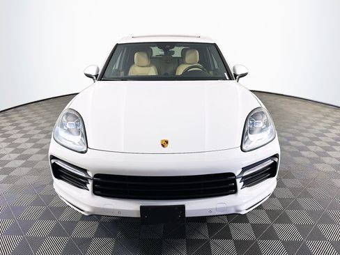 Used 2023 Porsche Cayenne AWD/4WD image 2