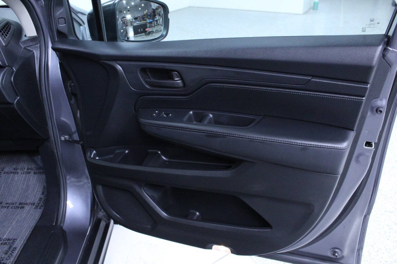 Used 2025 Honda Odyssey EX-L image 17