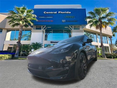 Used 2022 Tesla Model Y Performance image 9